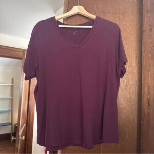 Universal Standard V-Neck Eggplant Tee Size Medium Petite (18/20)